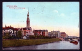 Briefkaart met langebalkstempel / Martinstempel GRONINGEN 3 naar BERGEN (N.H.). Op ansichtkaart GRONINGEN, Heerensingel over het kanaal.