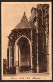 NIJMEGEN, Ingang Groote Kerk. Nijmegen. Ongelopen kaart.