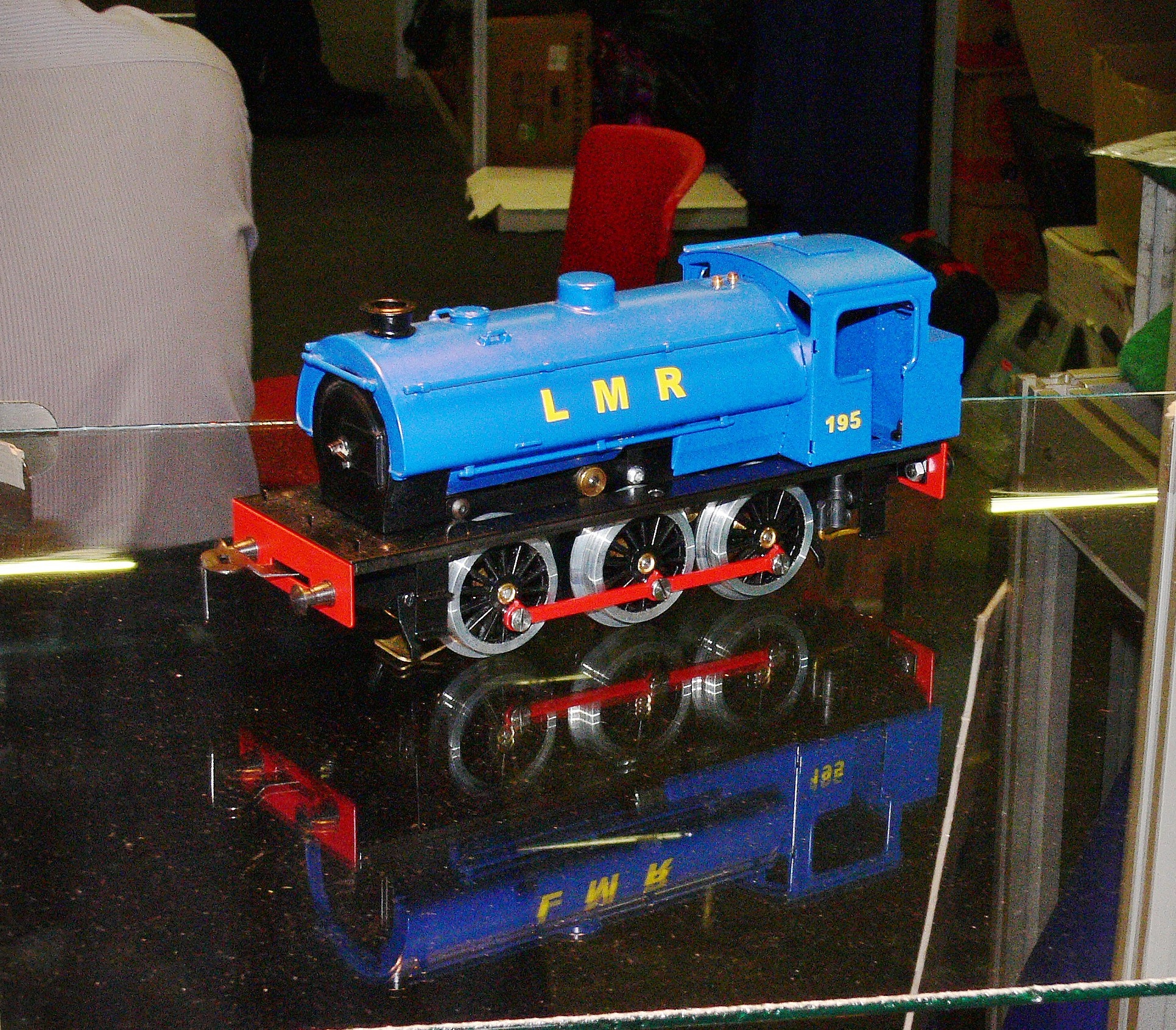 0 scale model trains