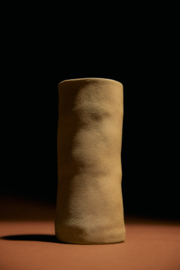 Vase long, mud brown