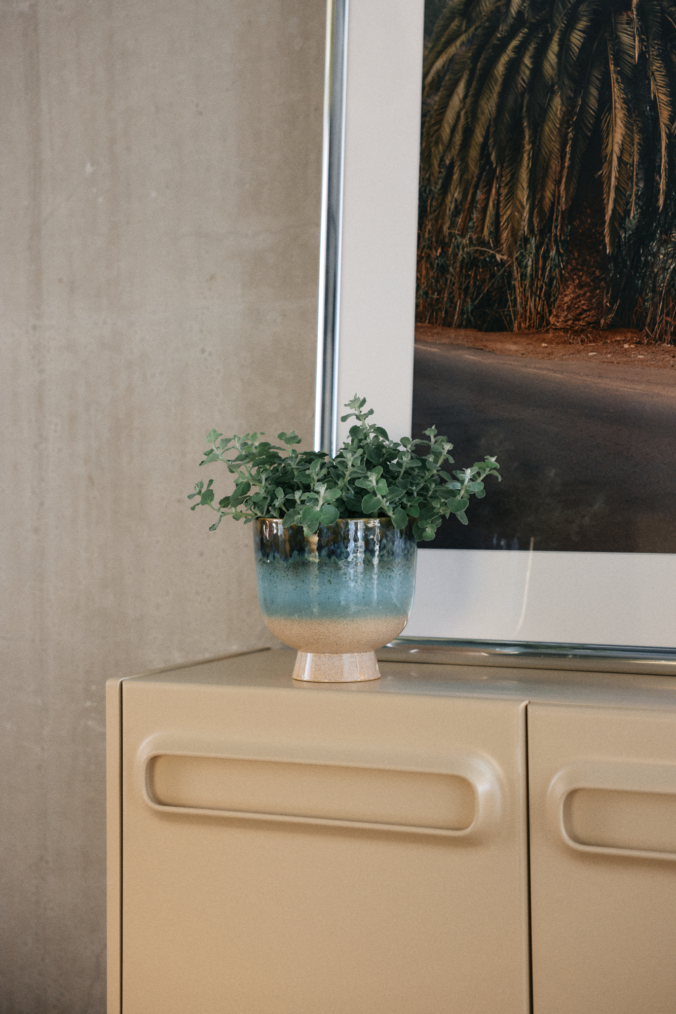 Flower pot retro lagoon