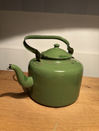 Groen emaille ketel