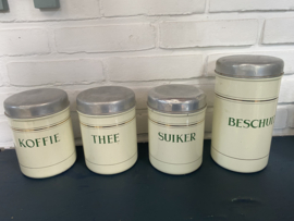 Koffie thee suiker beschuitblikken