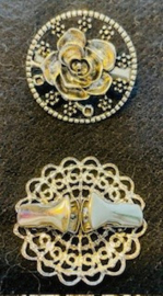 202628	Vestclip rond zilverkl bloem op kl bloemong 5 cm