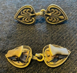 202621	Vestclip koperkl metaal hartblad ong 6 cm
