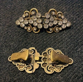 202609	Vestclip bling bling koperkl piramide ong 6 cm 202608