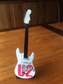 G2016045 U2 decoratie gitaar