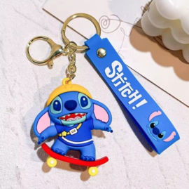 Stitch: Stich op een rood scateboard