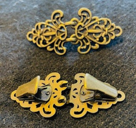 202622	Vestclip koperkl metaal open driehoek met 2 haken ong 6 cm