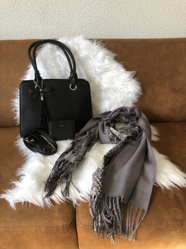 Tassenset met zwarte tas panterprint, zwarte portemonnee en een prachtige geblokte shawl