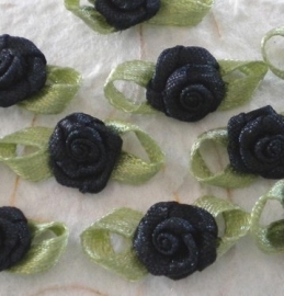 Satijnen roosje met blaadjes zwart