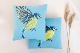 Kit 2: Dawn Chorus CKAL de Blue Tit Cushion door Liz Barraclough