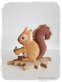 Haakpakket voor Mr. Nibbles de Eekhoorn Camel versie van Antoinette Crochet (patroon apart bestellen)