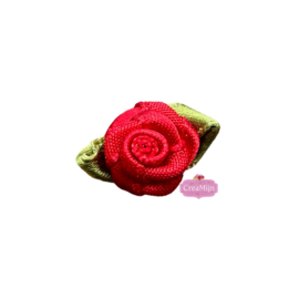 Satijnen roosje met blaadjes rood roosje 1,5cm