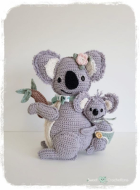 Garen en fourniturenpakket Kira Koala met haar kleine Joey   (patroon apart bestellen)