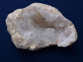 Bergkristal geode groot BE143