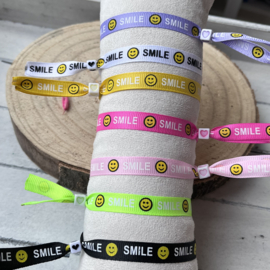 Armbandje Smile lint