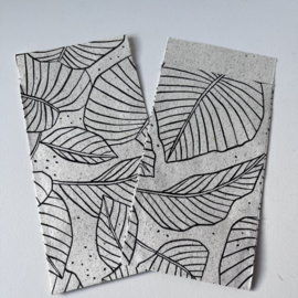 Lovely leaves cadeauzakje 7 x 13 cm grass paper/zwart (per 5)