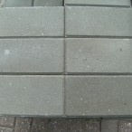 Betontegel half 15x30x4.5 grijs KOMO