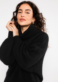 Thaleia Dark Bloom Black