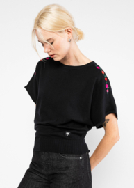 Picnic Friend Elegant Lady in Black