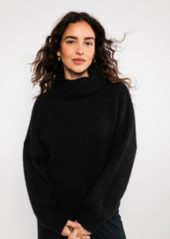 Thaleia Dark Bloom Black