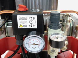 Senco geluidsarme, olievrije compressor AC33024 (SHOWROOM MODEL)