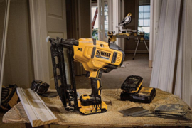 DeWALT accutacker DCN660D2