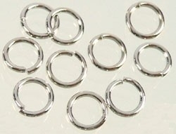 10mm Enkel ringetjes, nikkelkleur;  0,7mm  / K239 / 10 gram