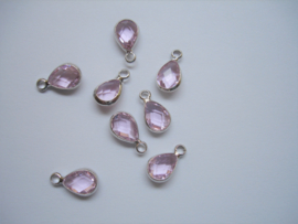 Goutte rose claire facette  5x10mm / set 8 pièces/ KD600