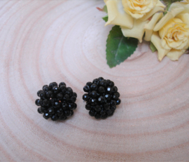 Boucles d’oreilles tige Noir avec des facettes (O-51)