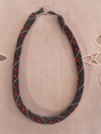 Collier fait par Cécile