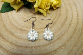 Boucles d'oreilles - blanc avec desCristaux de haute qualité  bleu claire (O-145)