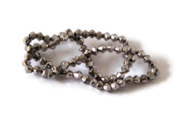 Bicones Gris Argent Facettes 4mm / 100 pcs /  KD329