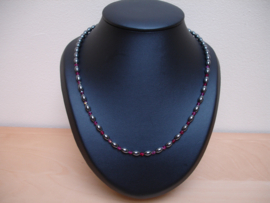 Collier perles ovales hématite grise, Cristaux Fushia de Haute Qualité (K-8)