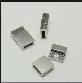 Magneet / sluiting  22mm x 13mm/ per stuk / KD400