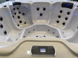 Royalty Spa Calgray