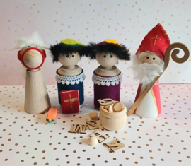 Sinterklaas, Ozosnel en twee pietjes