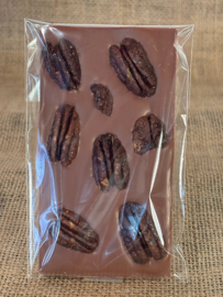 Thin milk chocolate bar with honey roasted pecan