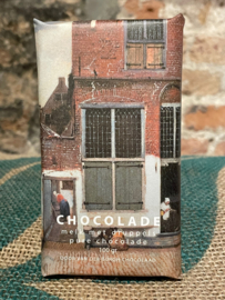 Hemelse melkchocolade met druppels pure chocolade (Het straatje van Vermeer)