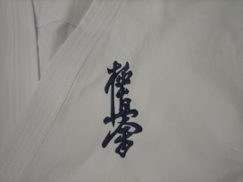 Borduring Kyokushinkai teken in blauw