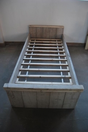 Steigerhouten bed 90x200cm