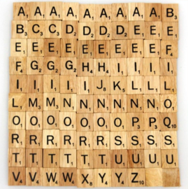 11.01 Houten scrabble letters