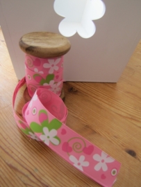 10.06 Roze lint met bloemen en hartjes