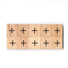 11.03 Houten scrabble blokje: +