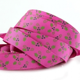 10.30 Roze lint met groene hulst blaadjes