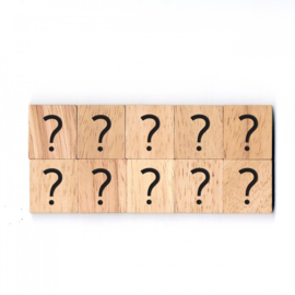 11.02 Houten scrabble blokje: ? (vraagteken)