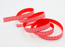 10.05 Rood lint met wit gekartelde opdruk