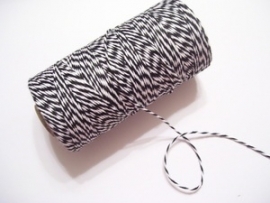 17.01 Baker`s twine zwart / wit Charcoal 1,0 mm.