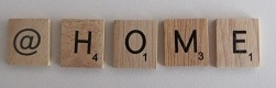 11.02 Houten scrabble blokje: @